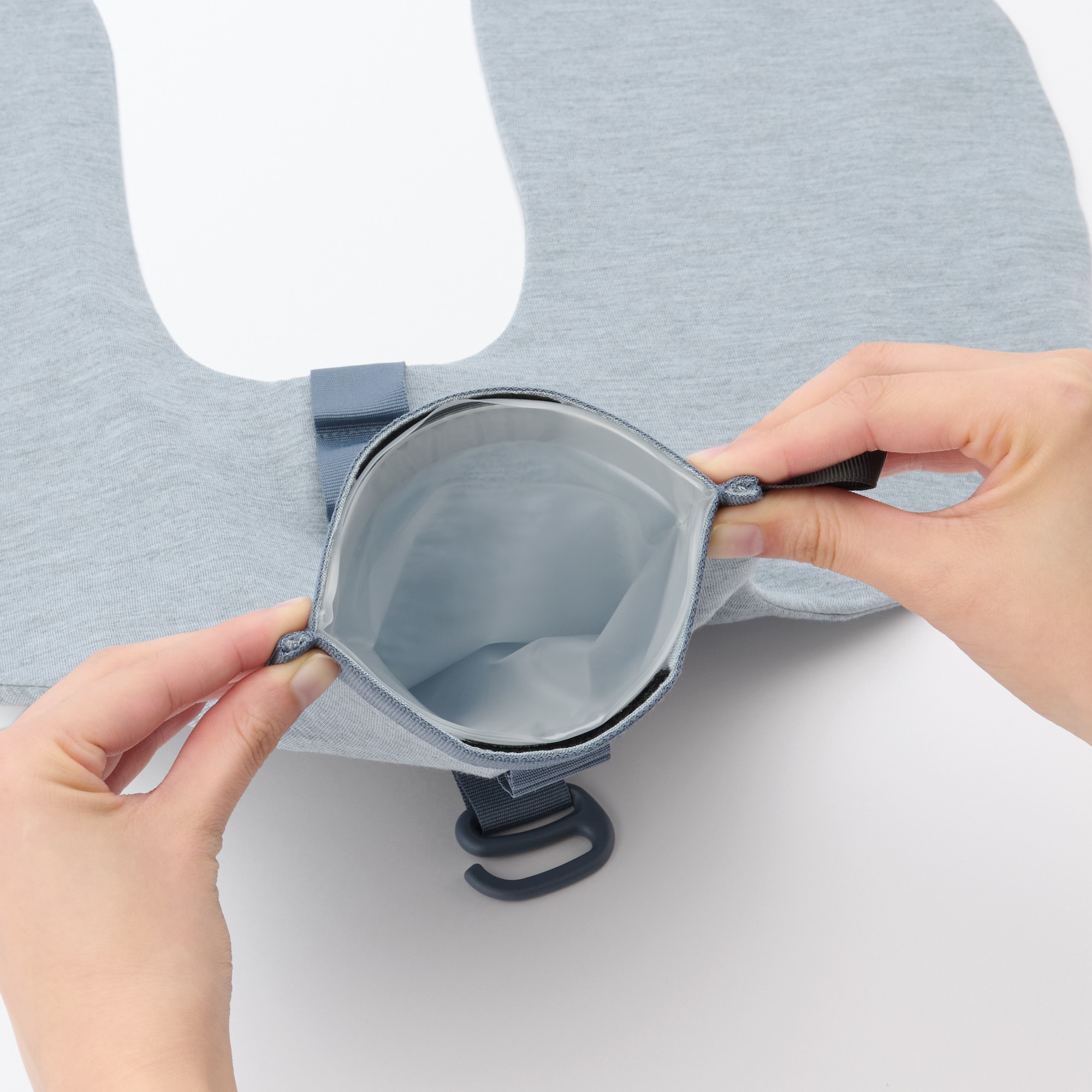 ふうっとふくらむネッククッション