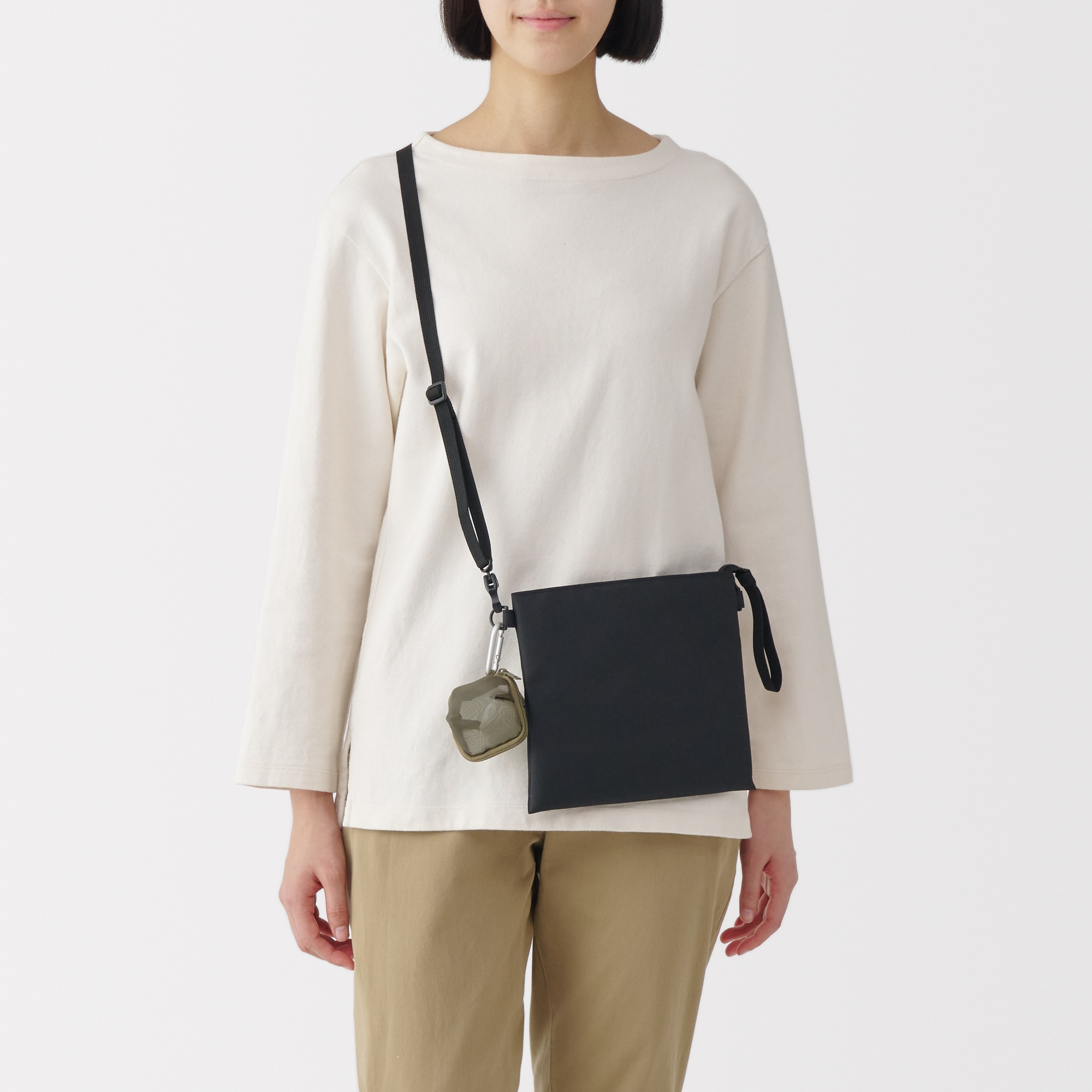 ナイロンメッシュ　コンパクトポーチ