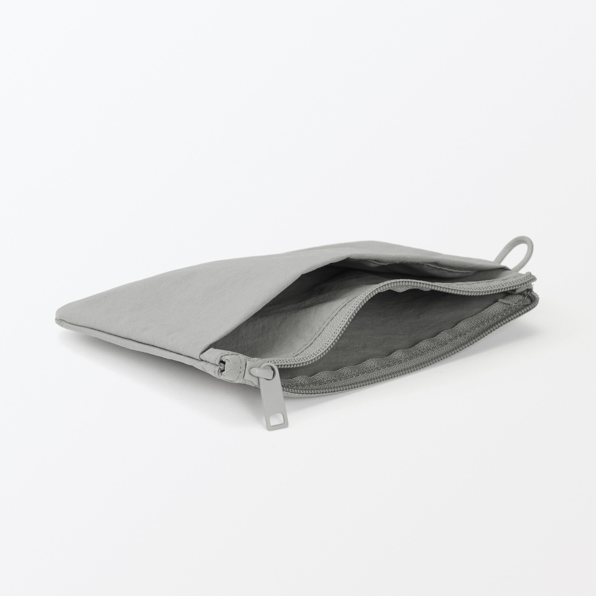 リンクルナイロン　フラットポーチ