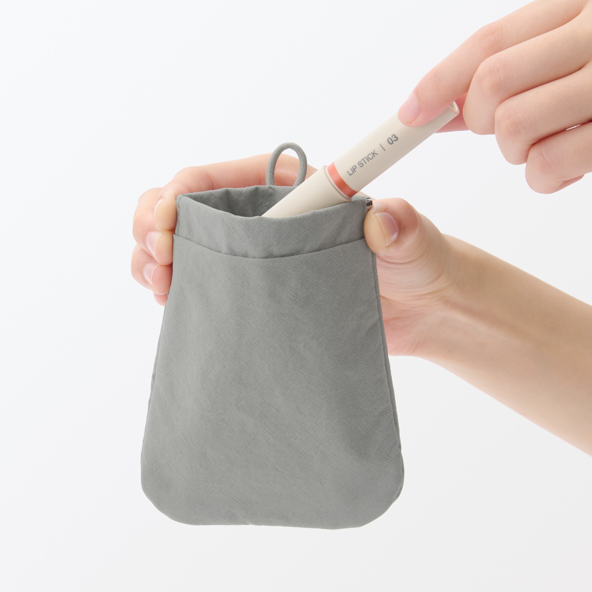 リンクルナイロン　片手で開くフラットポーチ