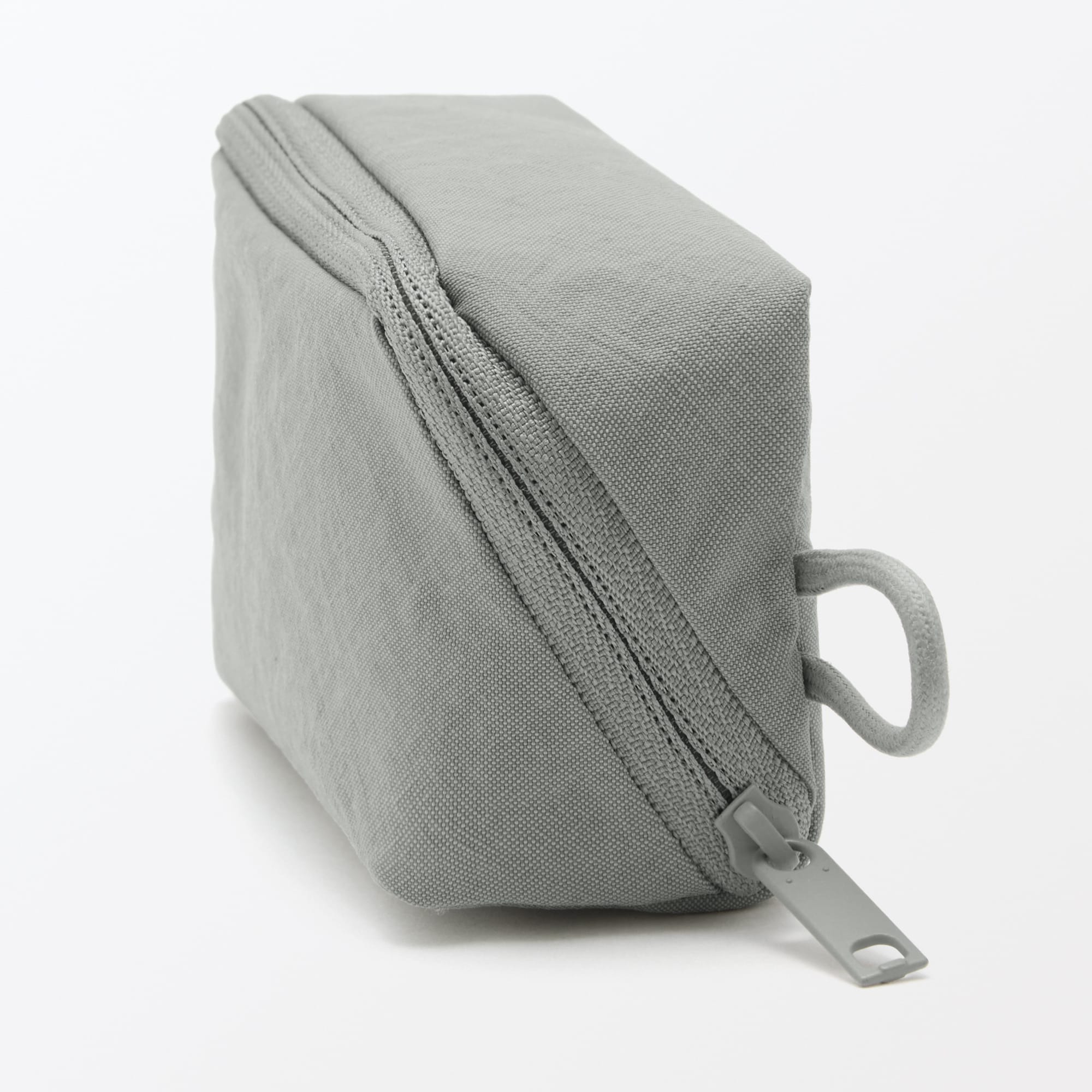 リンクルナイロン　大きく開くポーチ