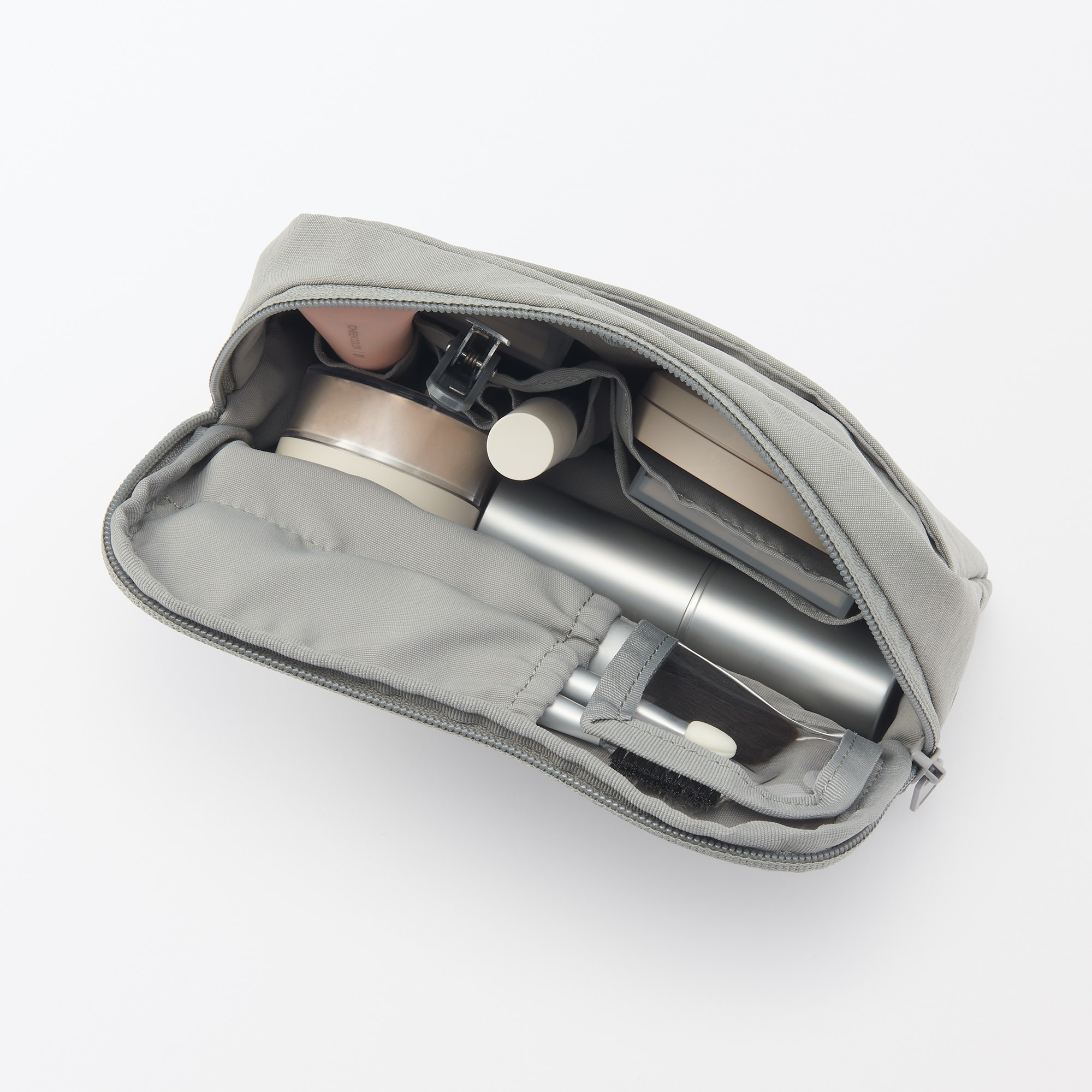 リンクルナイロン　大きく開くポーチ