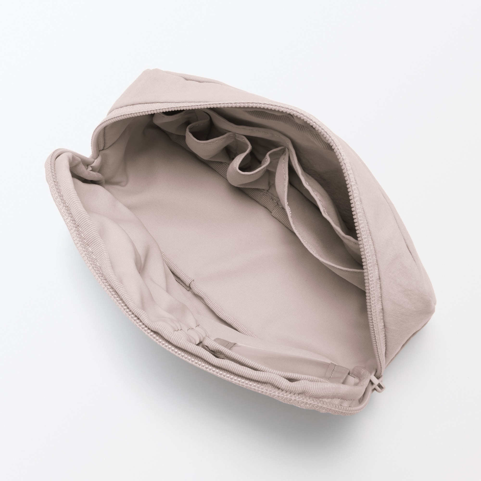 リンクルナイロン　大きく開くポーチ