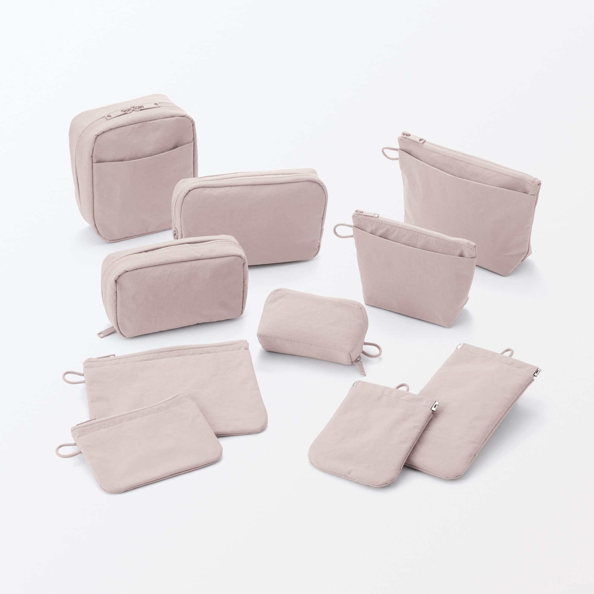 リンクルナイロン　大きく開くポーチ