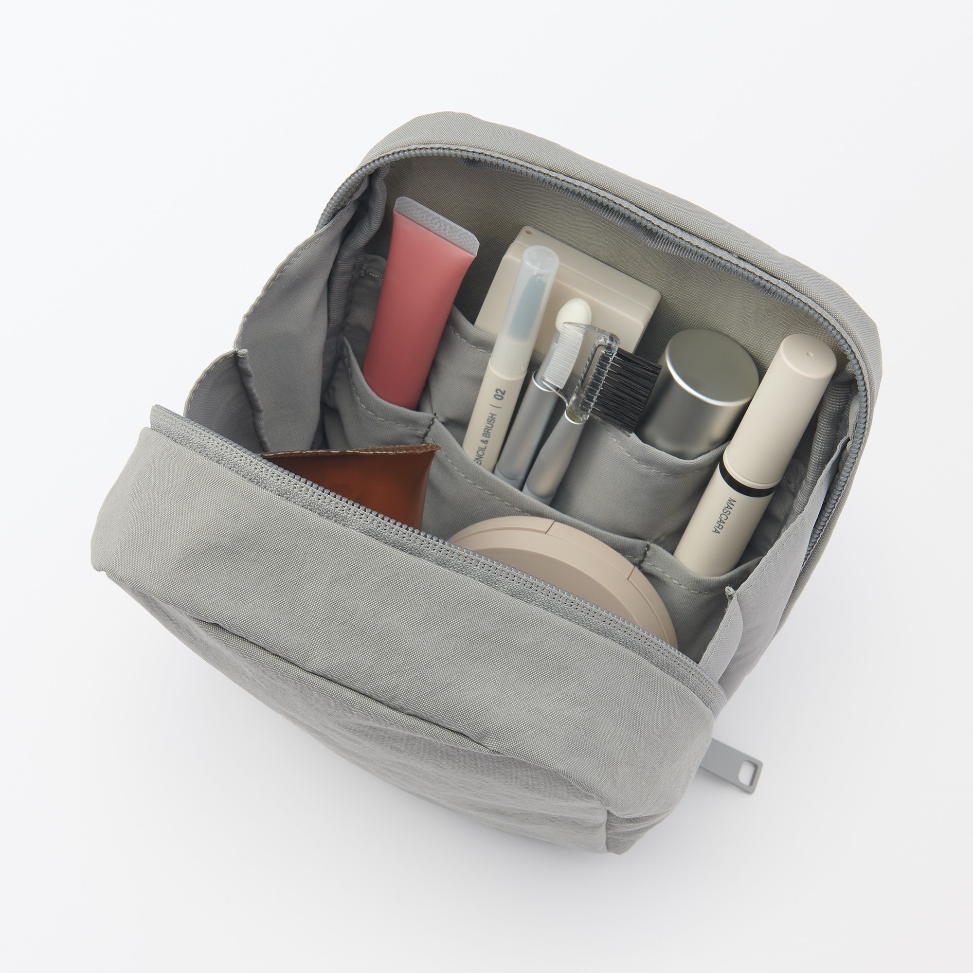 リンクルナイロン　大きく開くスクエアポーチ