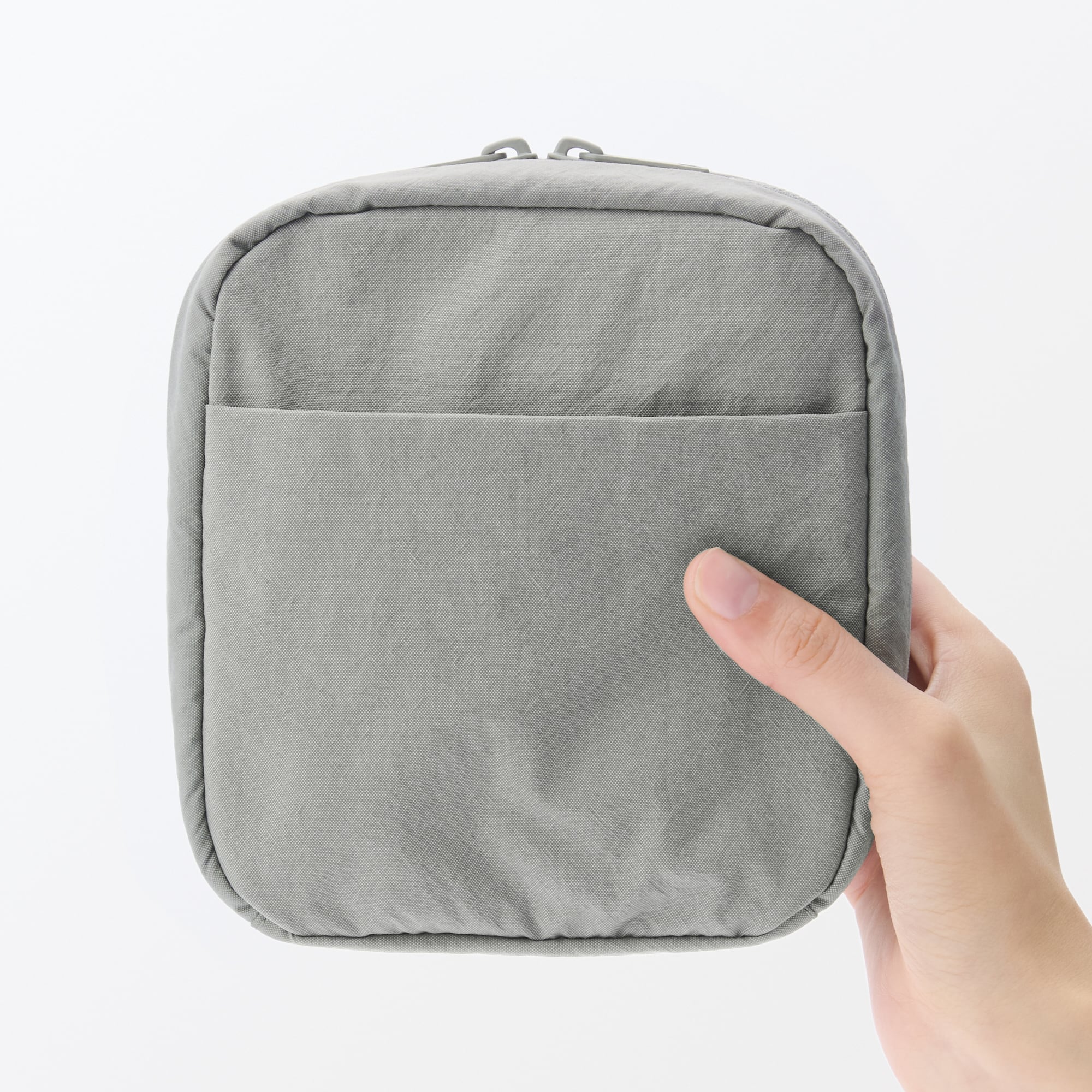 リンクルナイロン　大きく開くスクエアポーチ