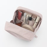 リンクルナイロン　大きく開くスクエアポーチ