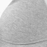 婦人　ノンワイヤープランジブラジャー