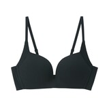 婦人　ノンワイヤー胸の形を整えるブラジャー