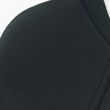 婦人　ノンワイヤー胸の形を整えるブラジャー