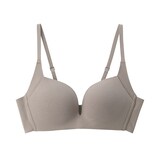 婦人　ノンワイヤー胸の形を整えるブラジャー