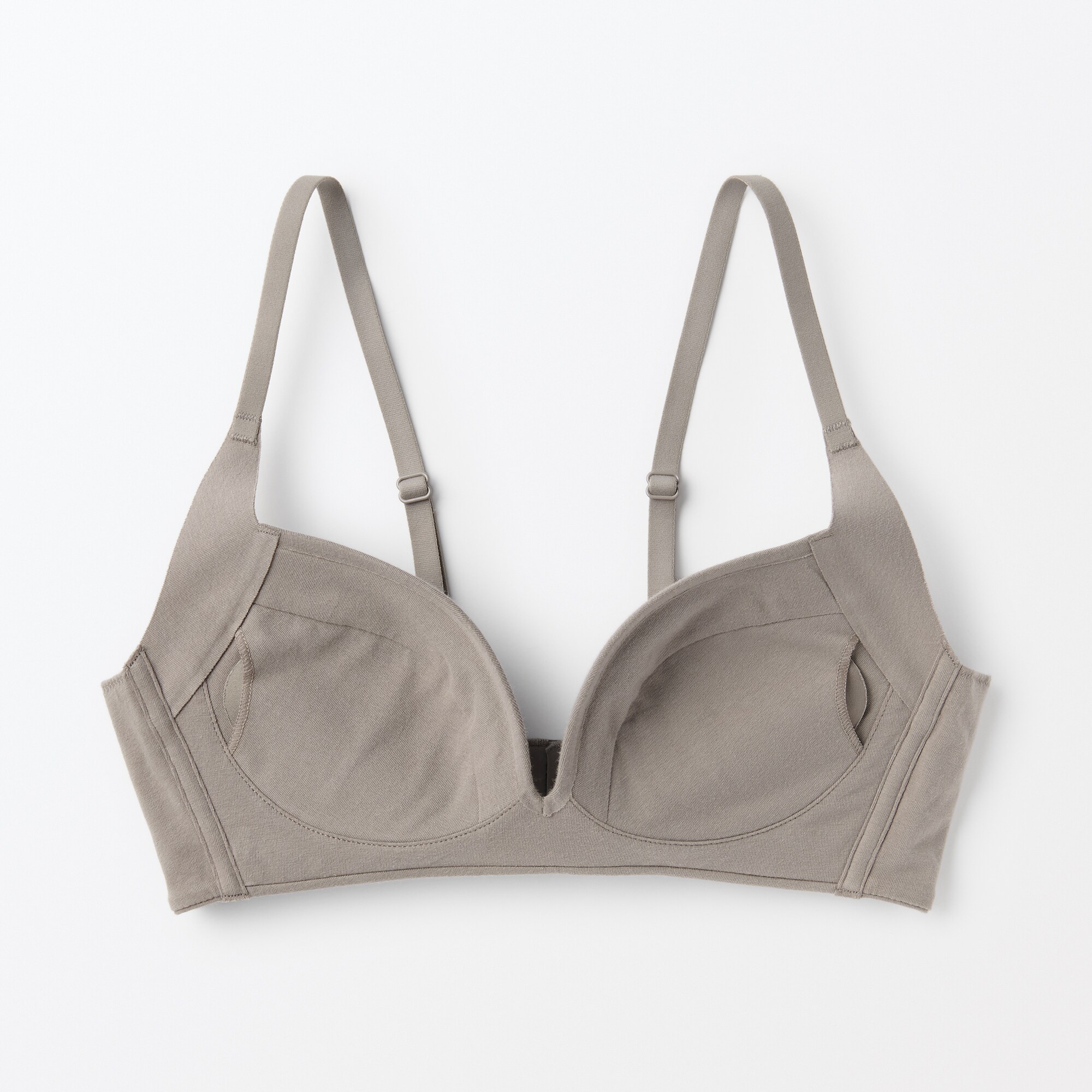 婦人　ノンワイヤー胸の形を整えるブラジャー