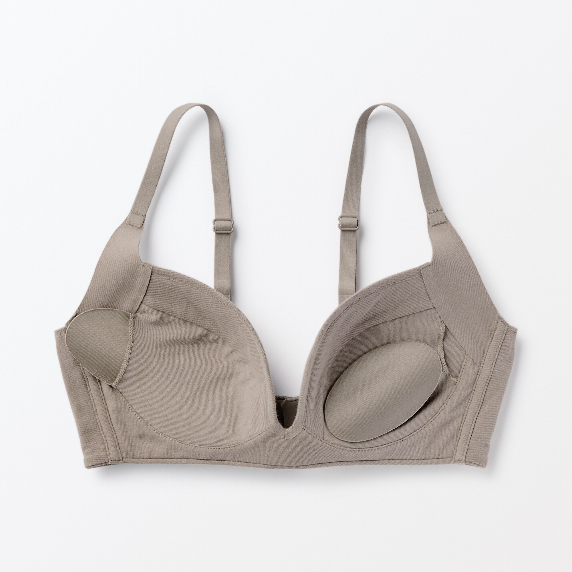 婦人　ノンワイヤー胸の形を整えるブラジャー　プラスサイズ