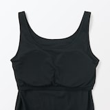 婦人　胸のボリュームをおさえるブラタンクトップ