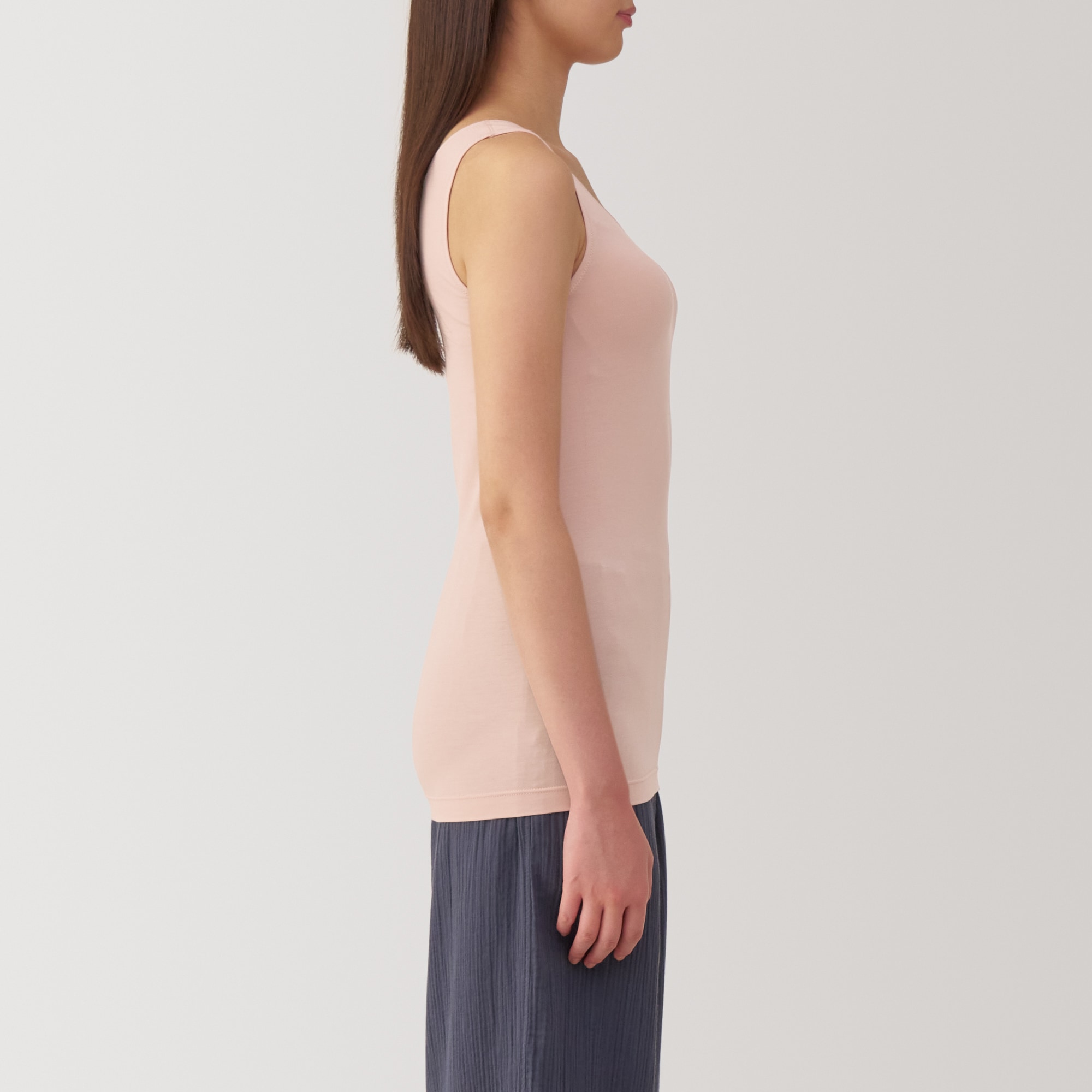 婦人　なめらかブラタンクトップ