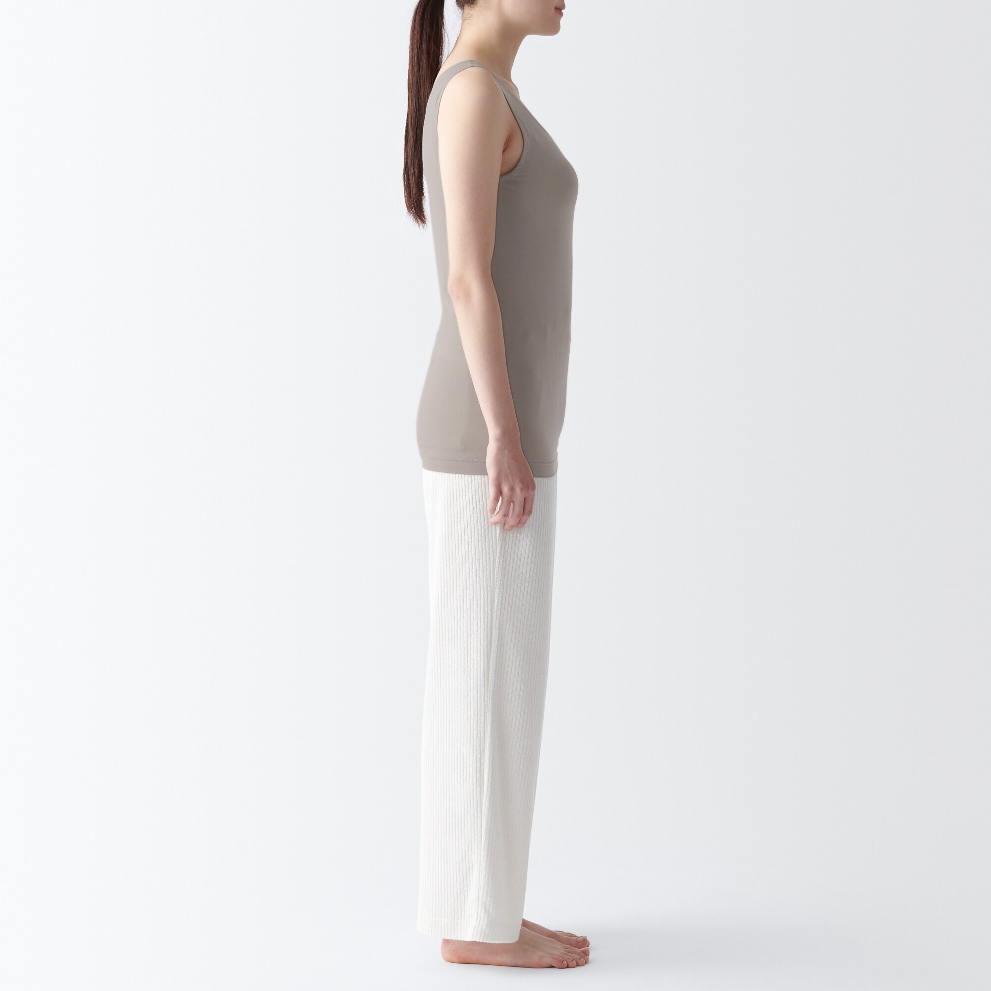 婦人　なめらかブラタンクトップ