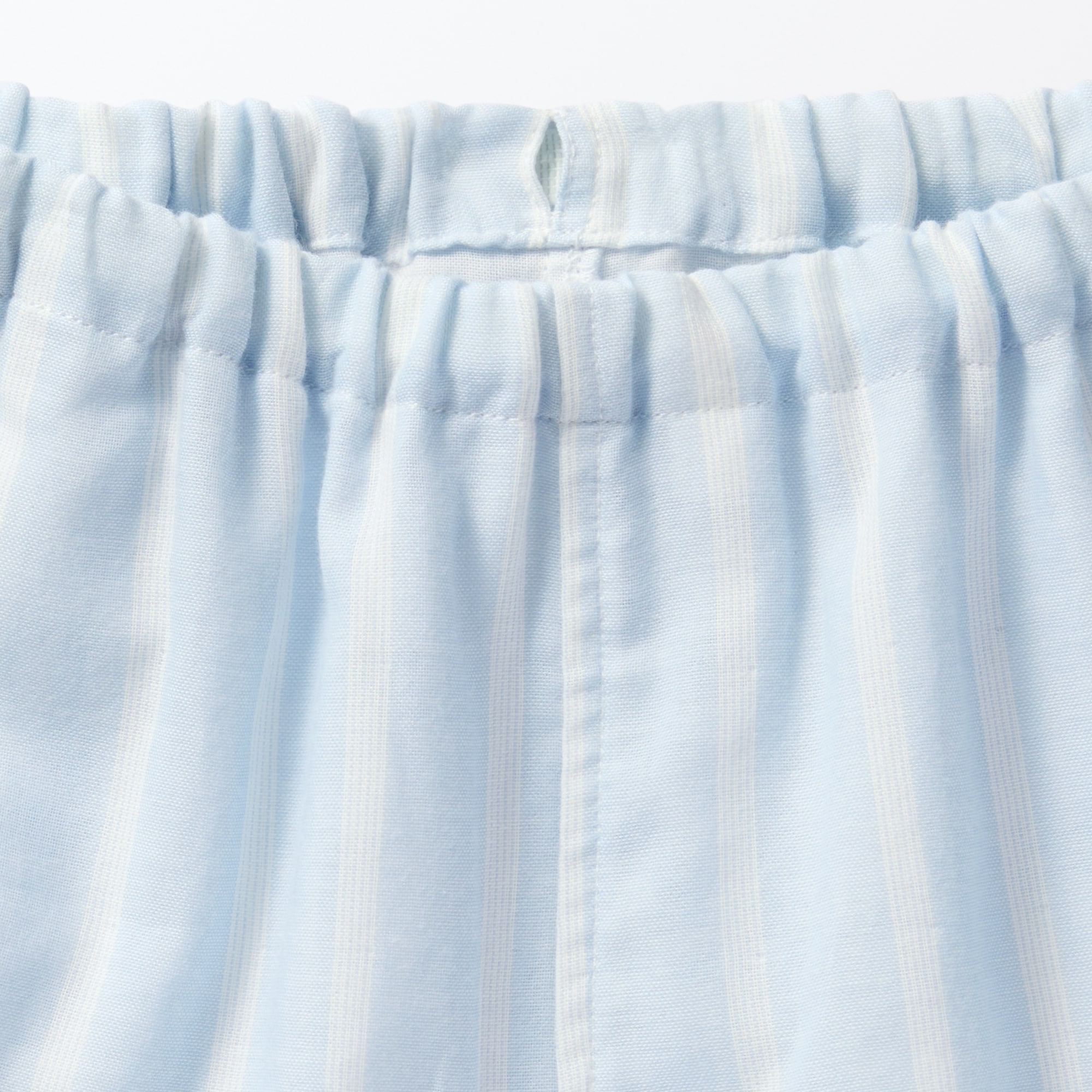 ベビー　脇に縫い目のない　二重ガーゼお着替えパジャマ