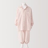 キッズ　脇に縫い目のない　二重ガーゼパジャマ