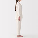 婦人　脇に縫い目のない　二重ガーゼ長袖パジャマ