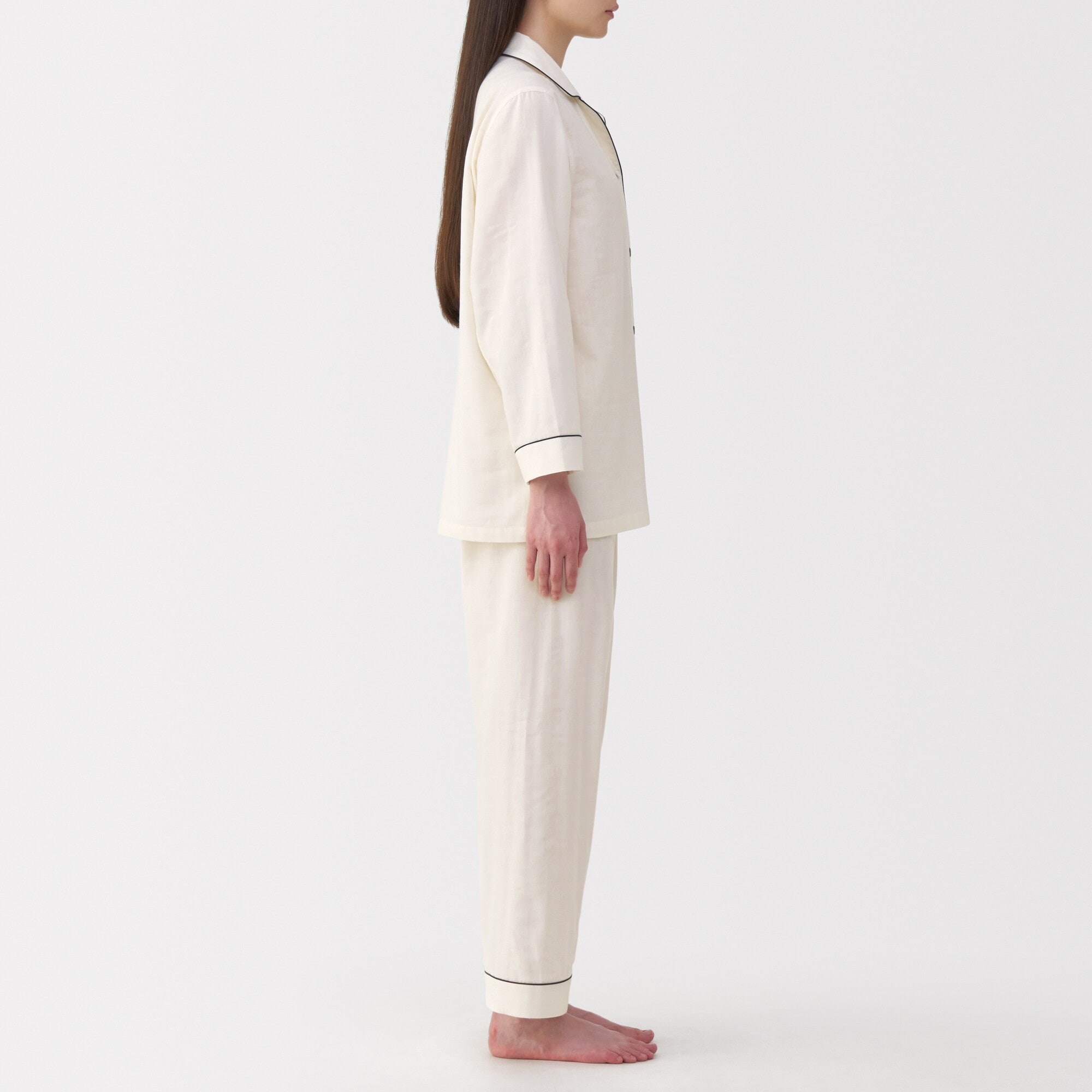 婦人　脇に縫い目のない　二重ガーゼ長袖パジャマ