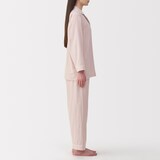 婦人　脇に縫い目のない　二重ガーゼ長袖パジャマ