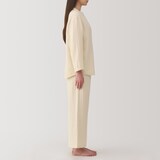 婦人　脇に縫い目のない　チーズクロスガーゼ長袖パジャマ　