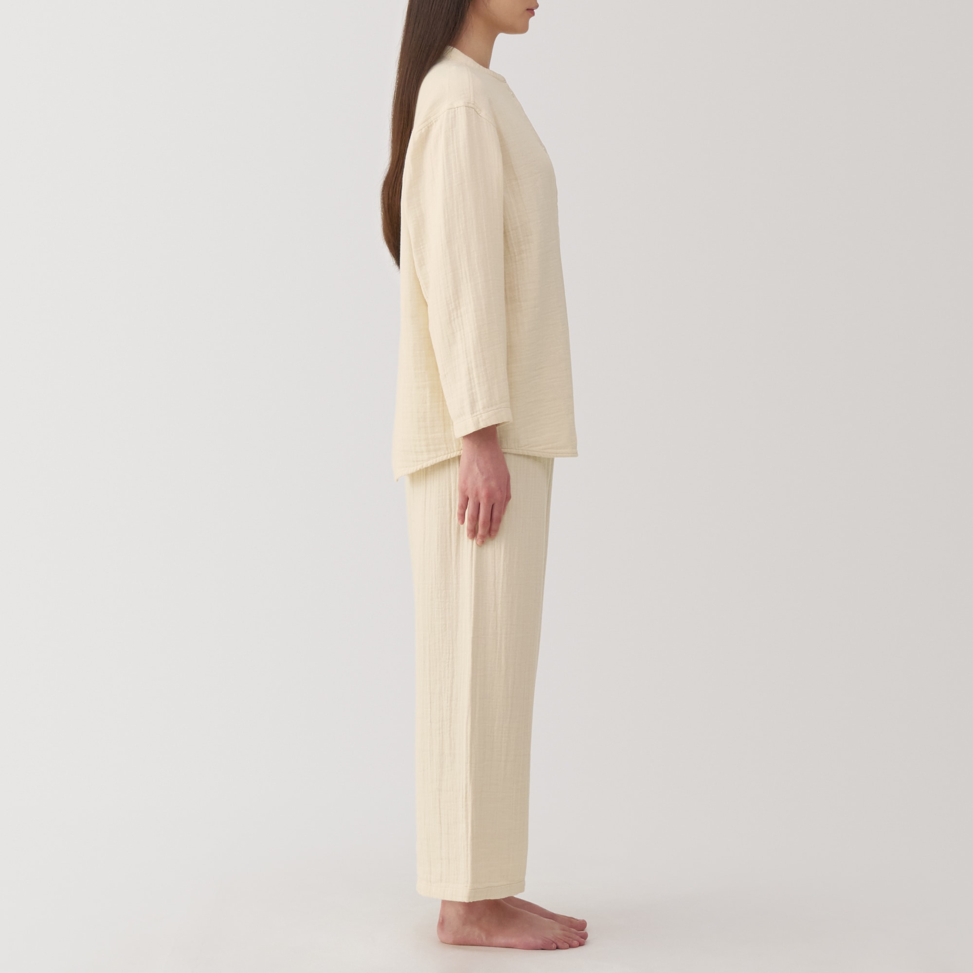 婦人　脇に縫い目のない　チーズクロスガーゼ長袖パジャマ　