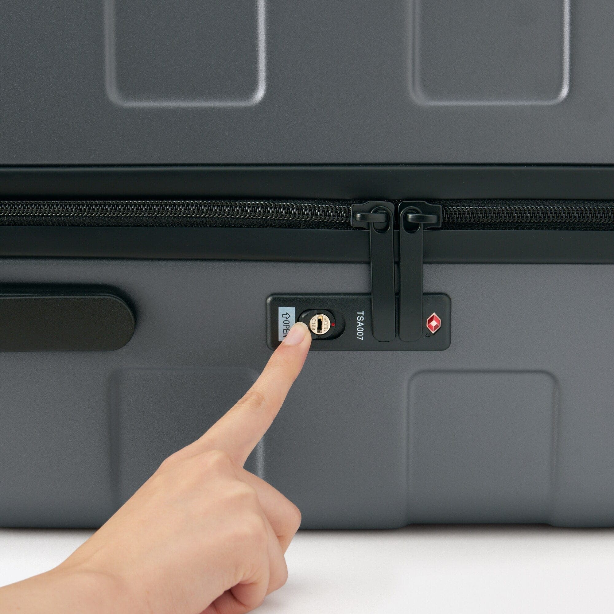 バーを自由に調節できる ハードキャリーケース（105L）（OS