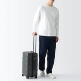 バーを自由に調節できる　ハードキャリーケース（３６Ｌ）