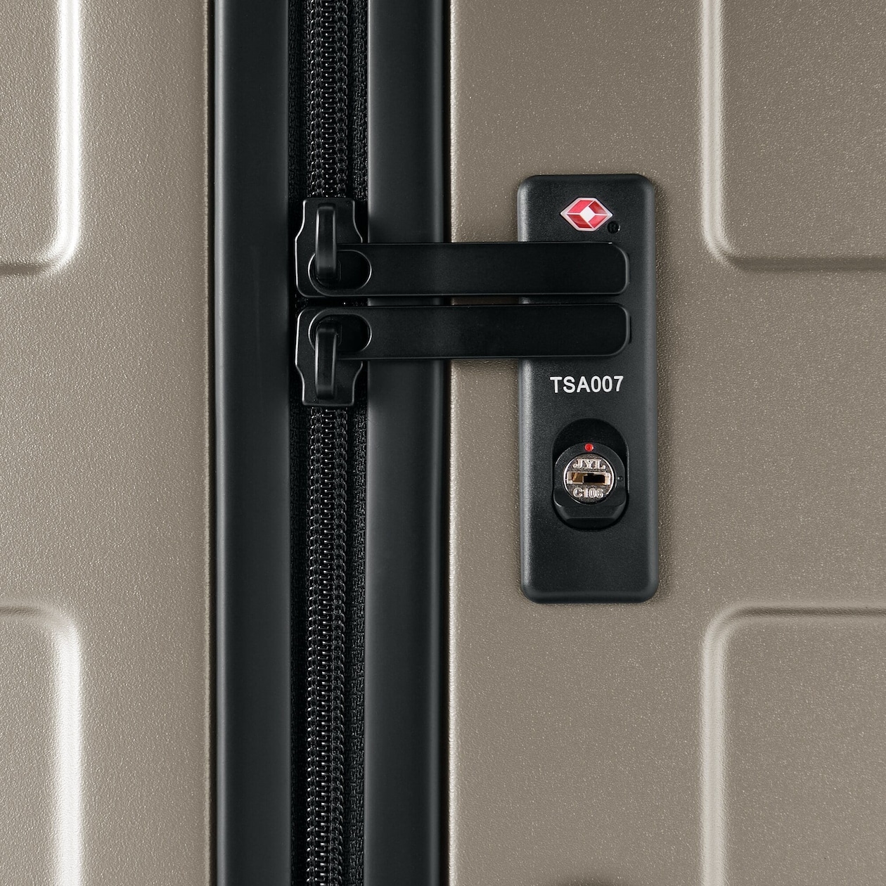 バーを自由に調節できる　ハードキャリーケース（１０５Ｌ）