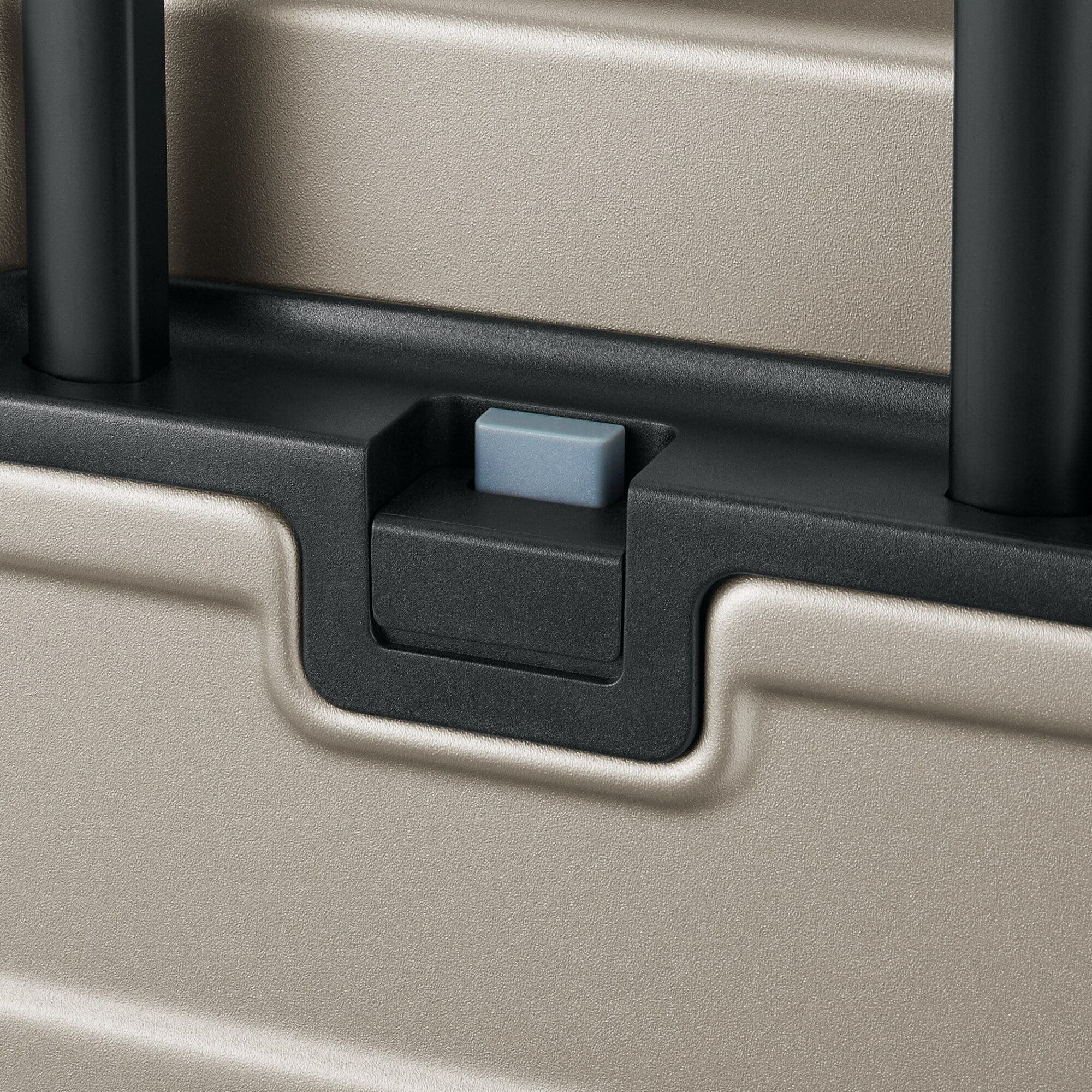 バーを自由に調節できる　ハードキャリーケース（１０５Ｌ）