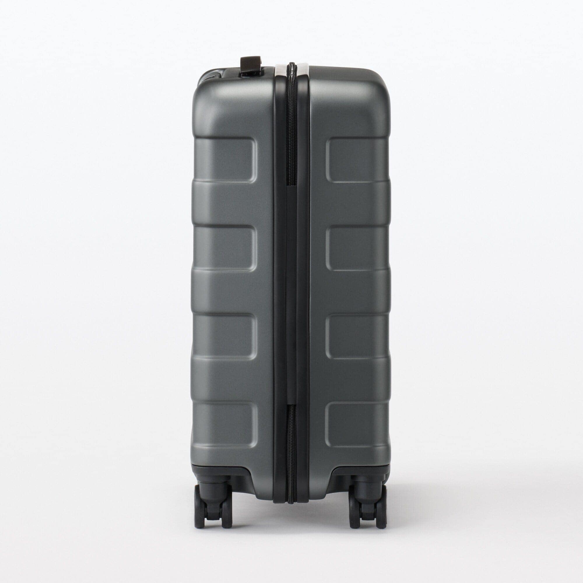 バーを自由に調節できる　ハードキャリーケース（３６Ｌ）
