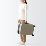 バーを自由に調節できる　ハードキャリーケース（３６Ｌ）