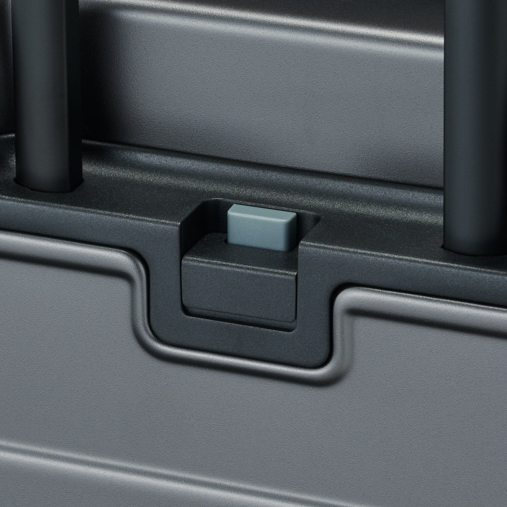 バーを自由に調節できる　ハードキャリーケース（７５Ｌ）