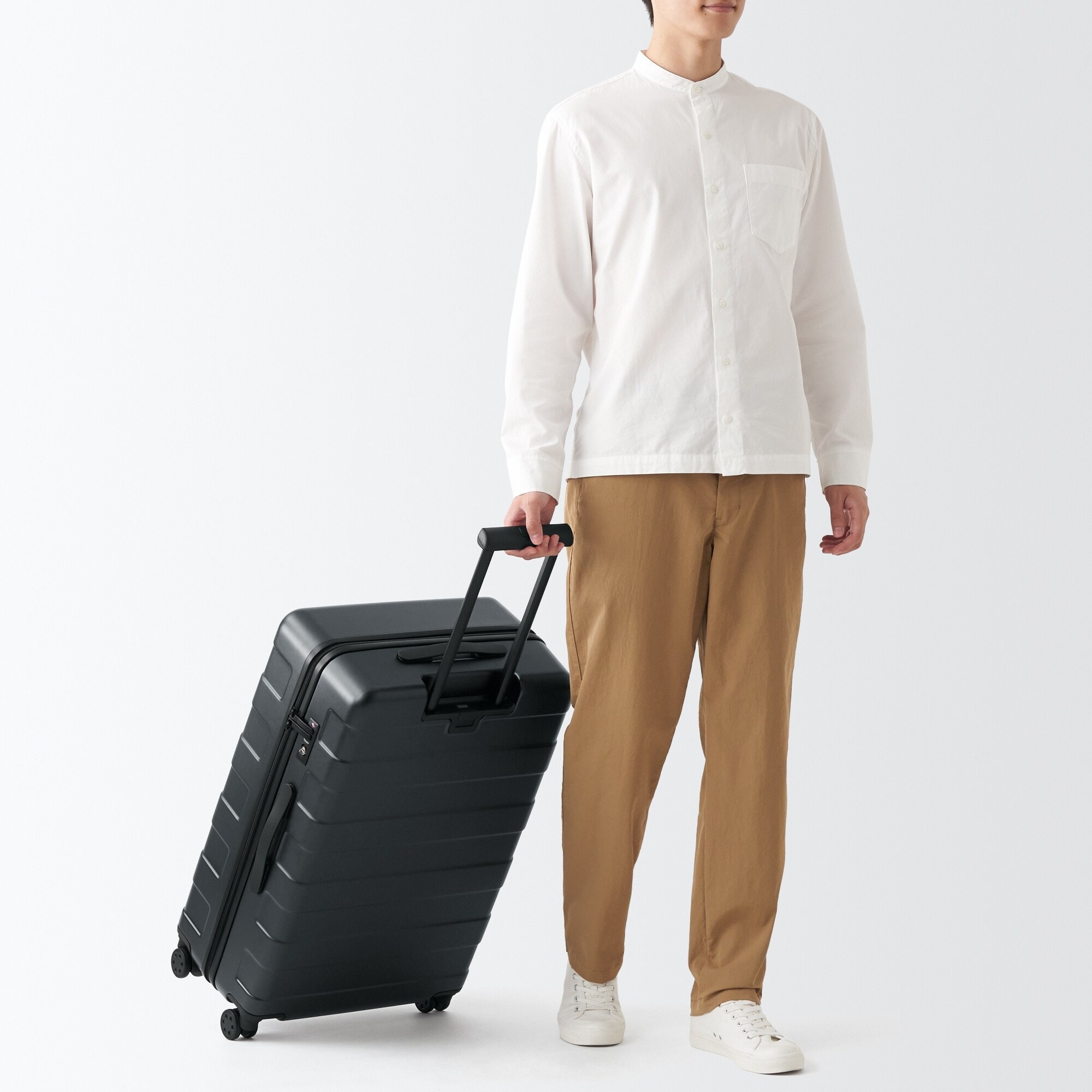 iskw様75L(中) バーを自由に調節できる ハードキャリーケース　黒系　鍵無 バーを自由に調節できる ハードキャリーケース（75L） | 無印良品