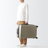 バーを自由に調節できる　ハードキャリーケース（７５Ｌ）