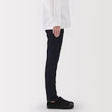 婦人　ストレッチデニムスリムストレートパンツ