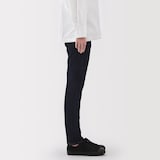 婦人　ストレッチデニムスリムストレートパンツ