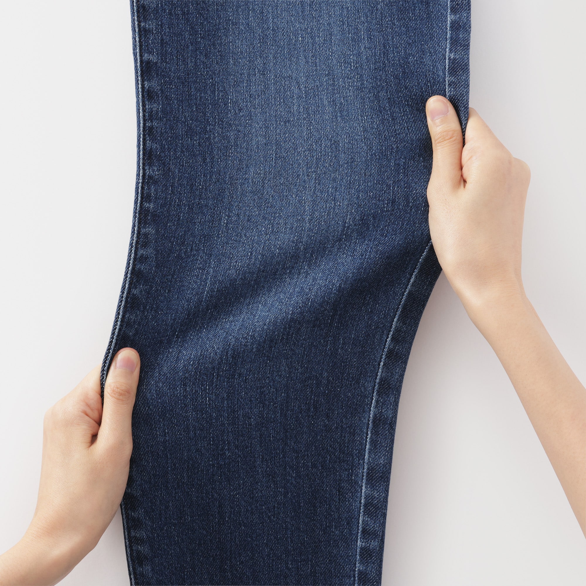 婦人　ストレッチデニムスリムストレートパンツ