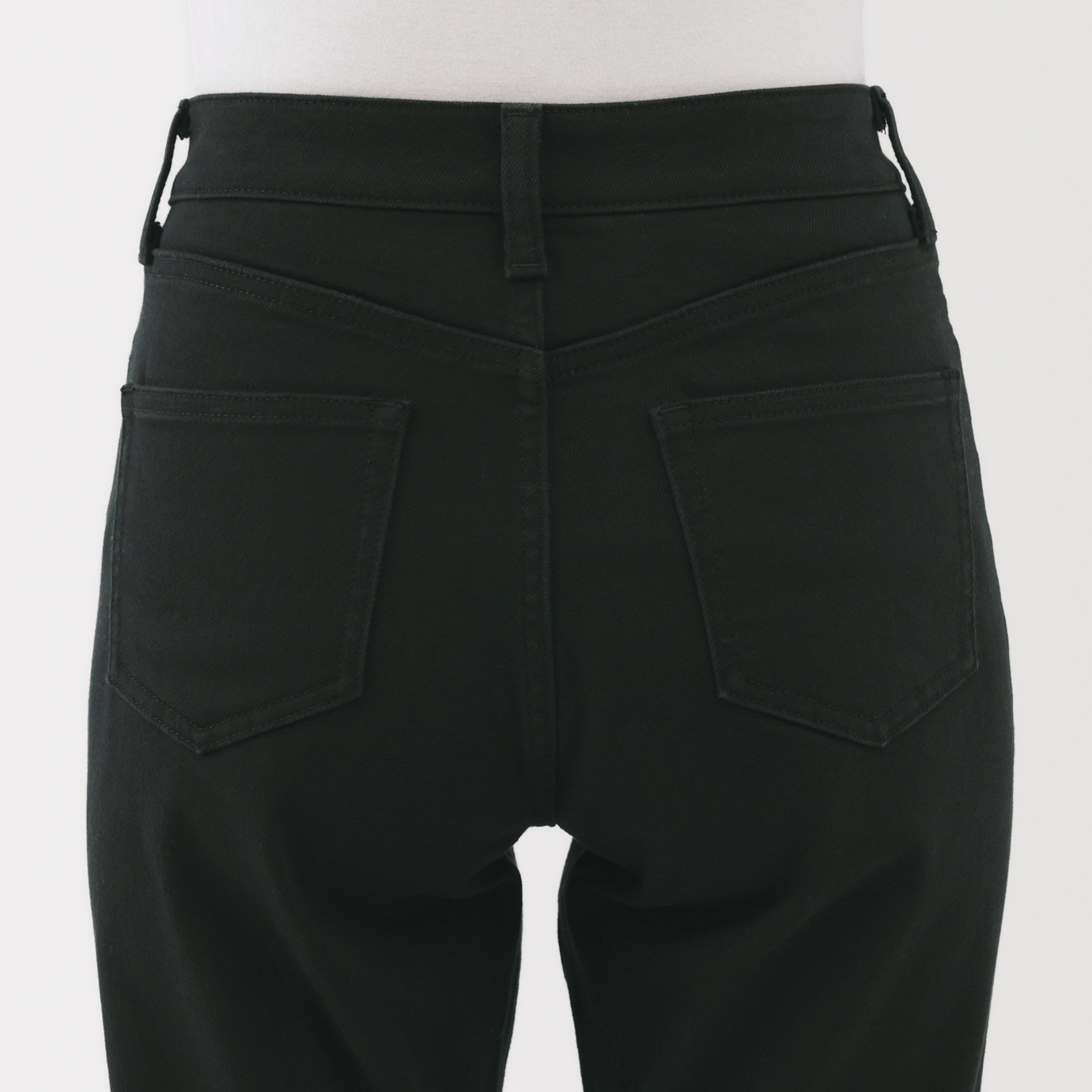 婦人　ストレッチデニムスリムストレートパンツ　黒