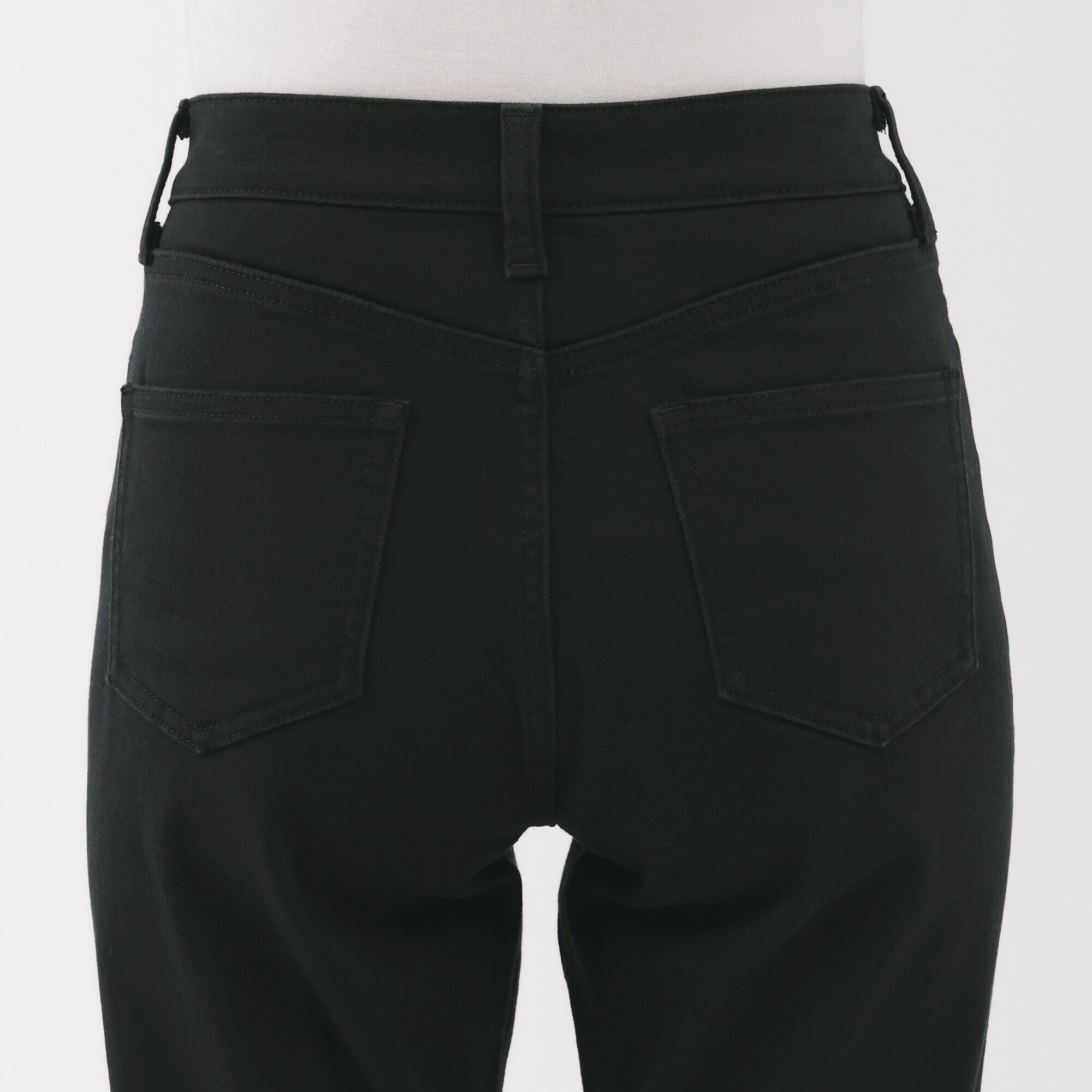 婦人　ストレッチデニムスリムストレートパンツ　黒