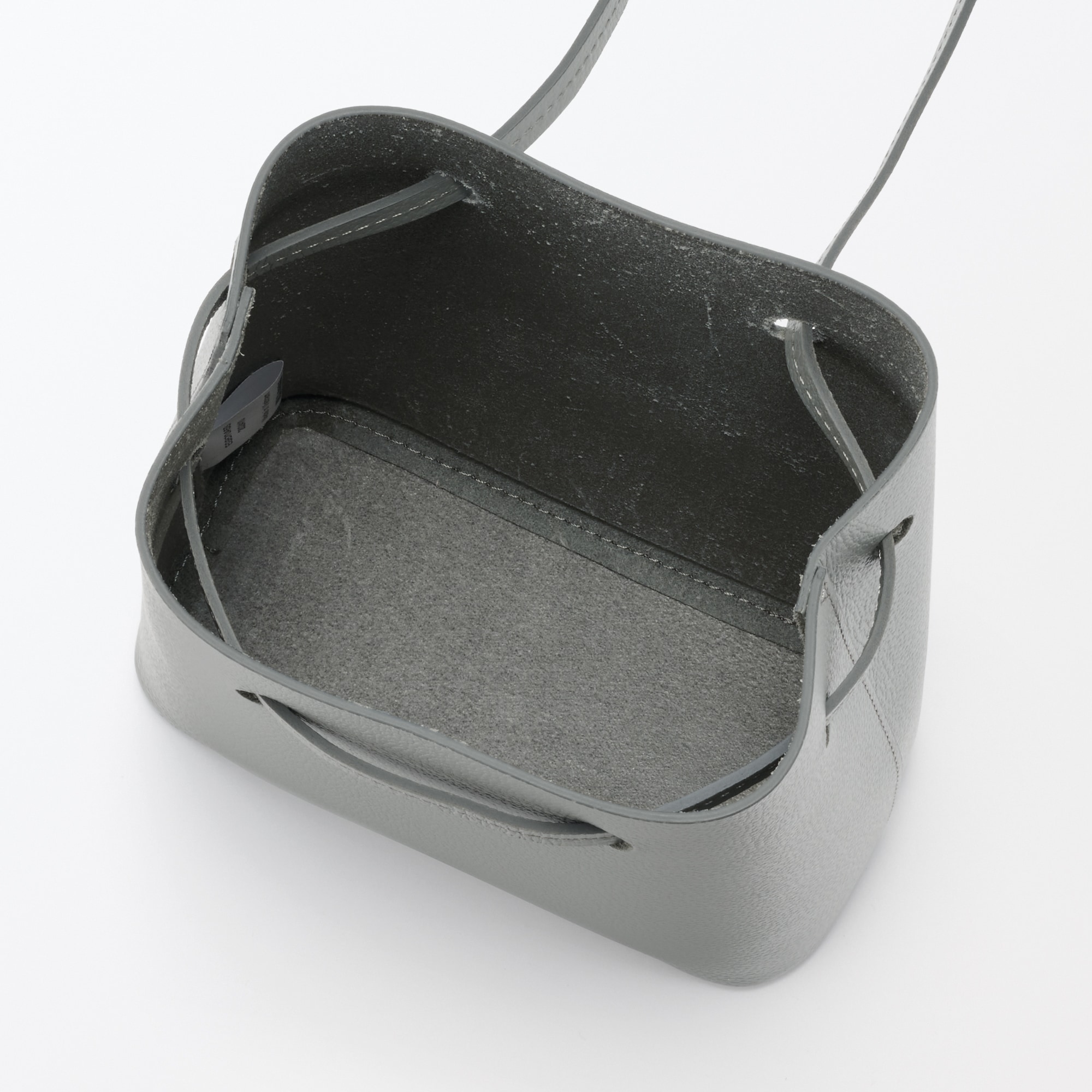 ヌメ革　巾着バッグ