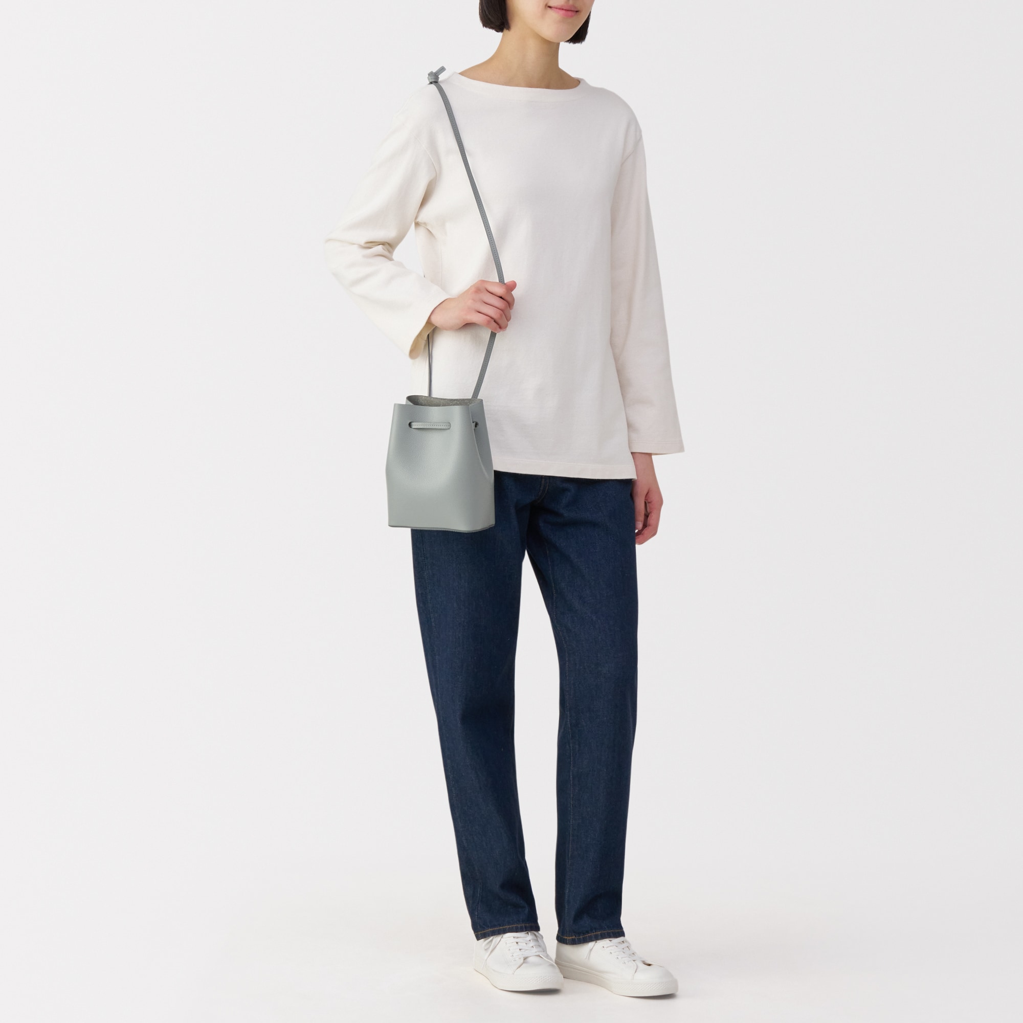 ヌメ革　巾着バッグ