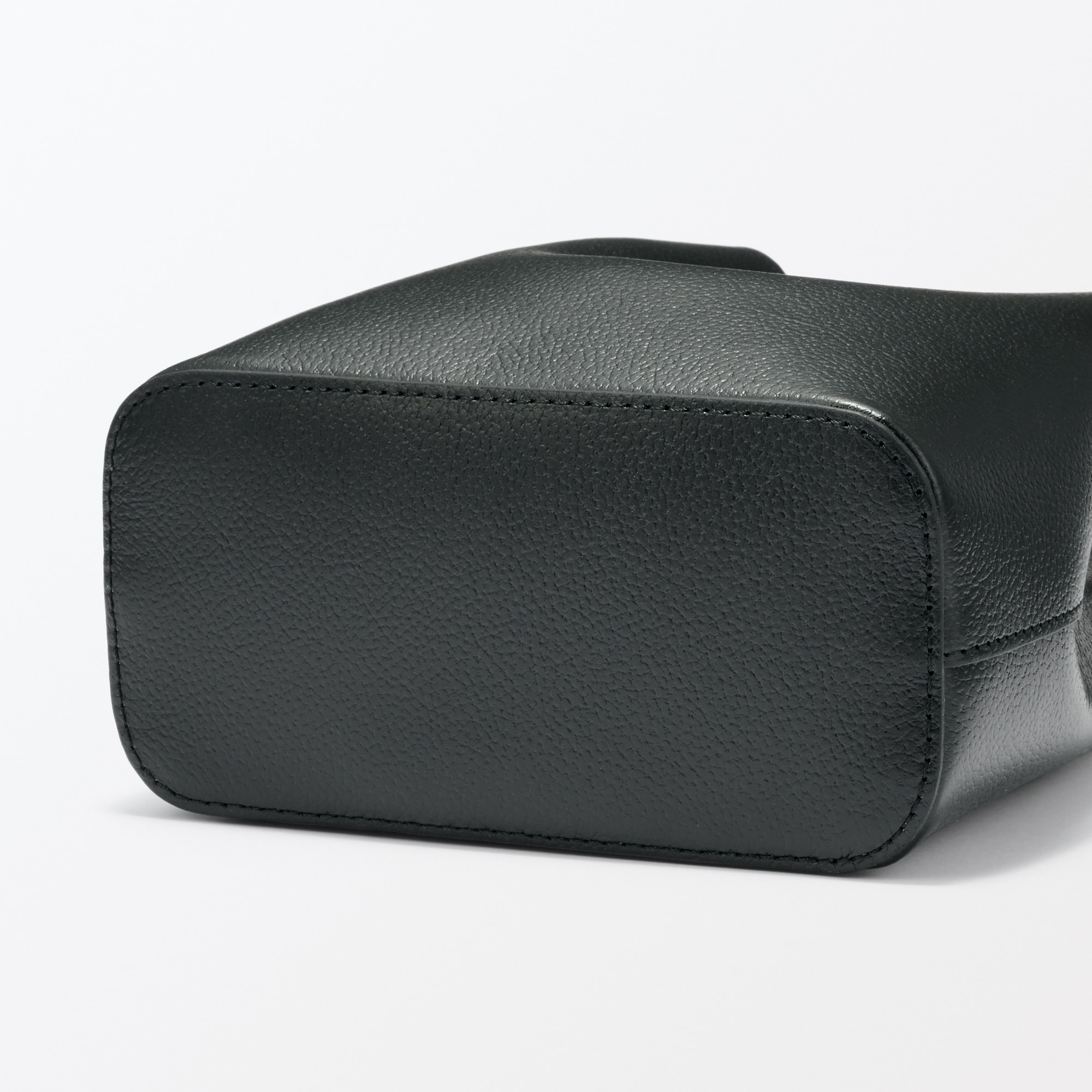 ヌメ革　巾着バッグ