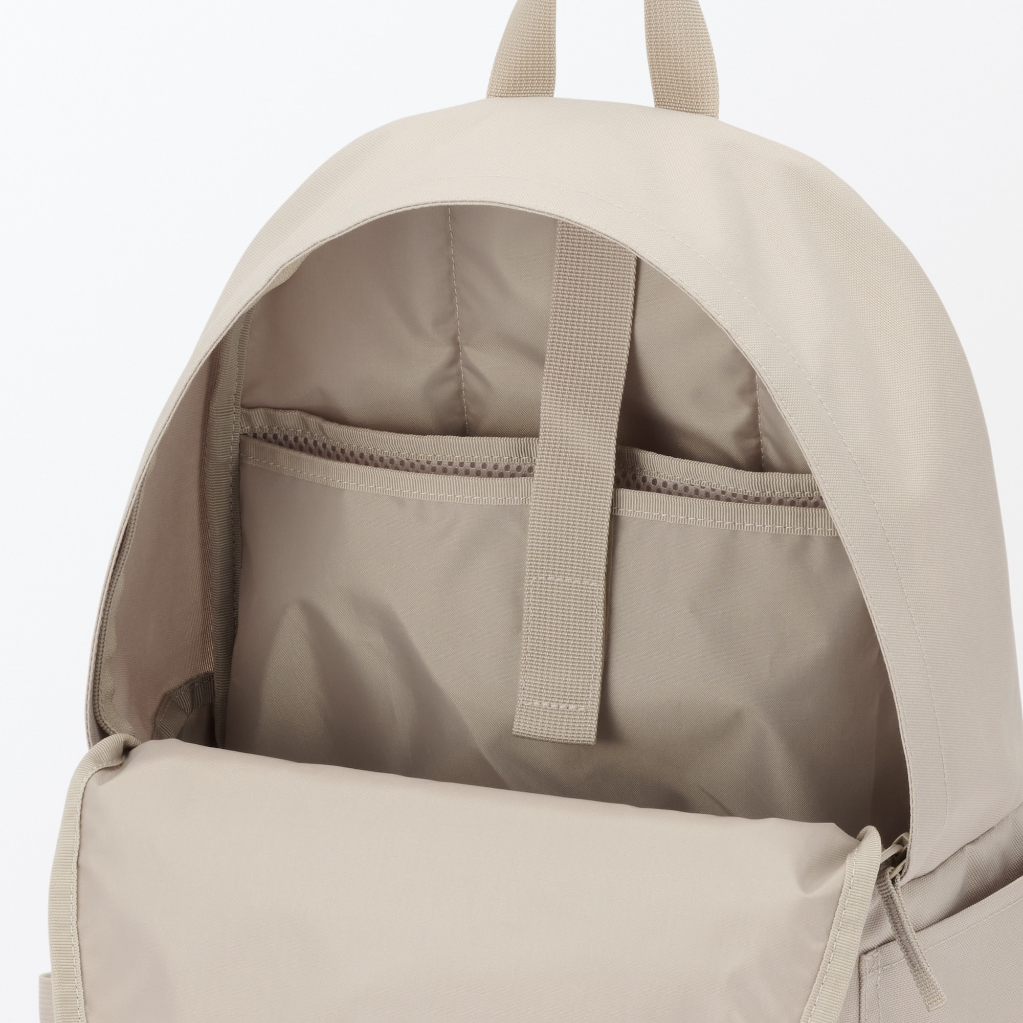 肩の負担を軽くする　撥水リュックサック