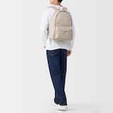 肩の負担を軽くする　撥水リュックサック