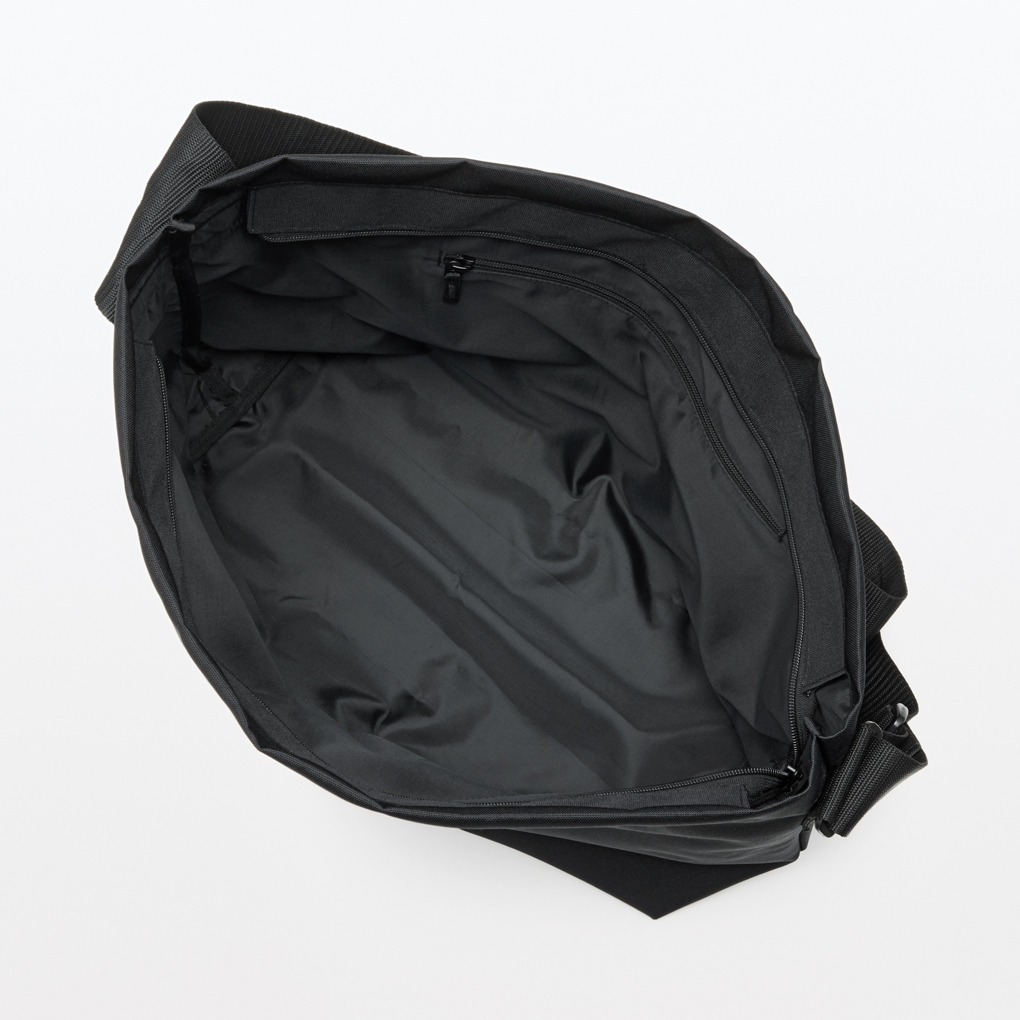 太ベルトスクエアショルダーバッグ