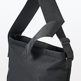 太ベルトスクエアショルダーバッグ