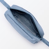 背面ポケット付き　撥水ショルダーバッグ