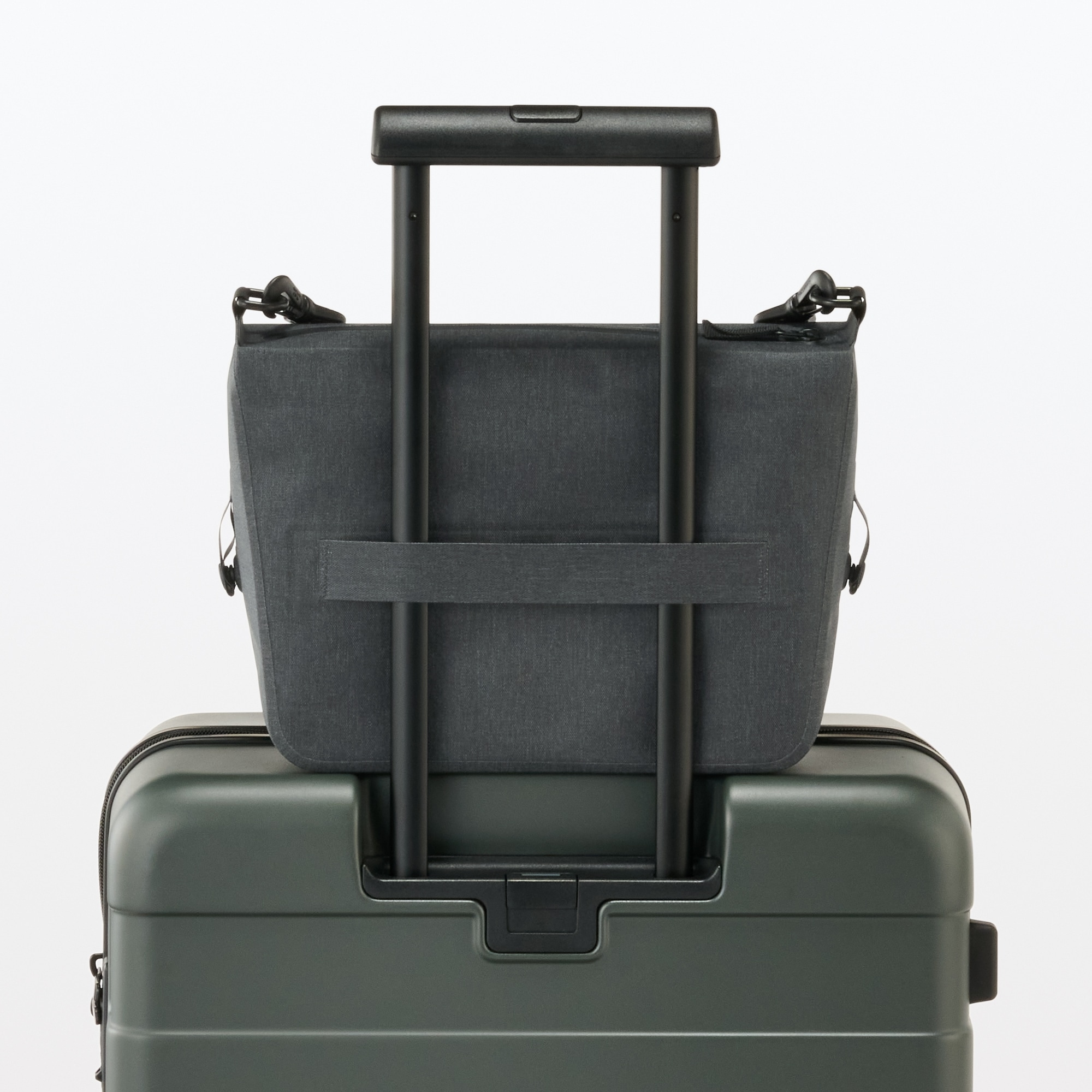 耐水生地を使った　ウェルダーショルダーバッグ